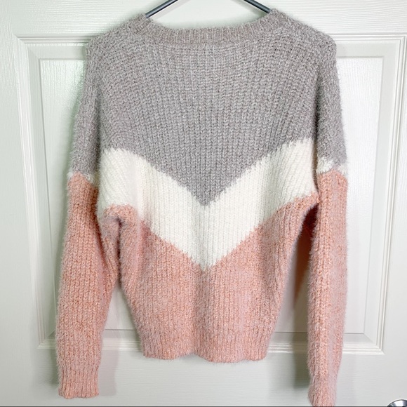 NWOT Lulu’s Talk the Block Eyelash Knit Crewneck Long Sleeve Sweater Size S - Picture 5 of 13